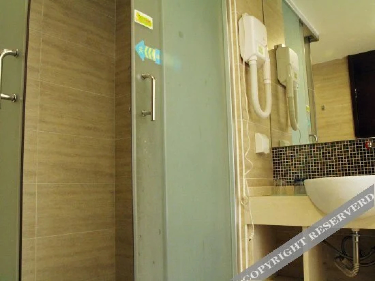 Maoming Zhanquan Hotel (People's Square High-speed Railway Station)