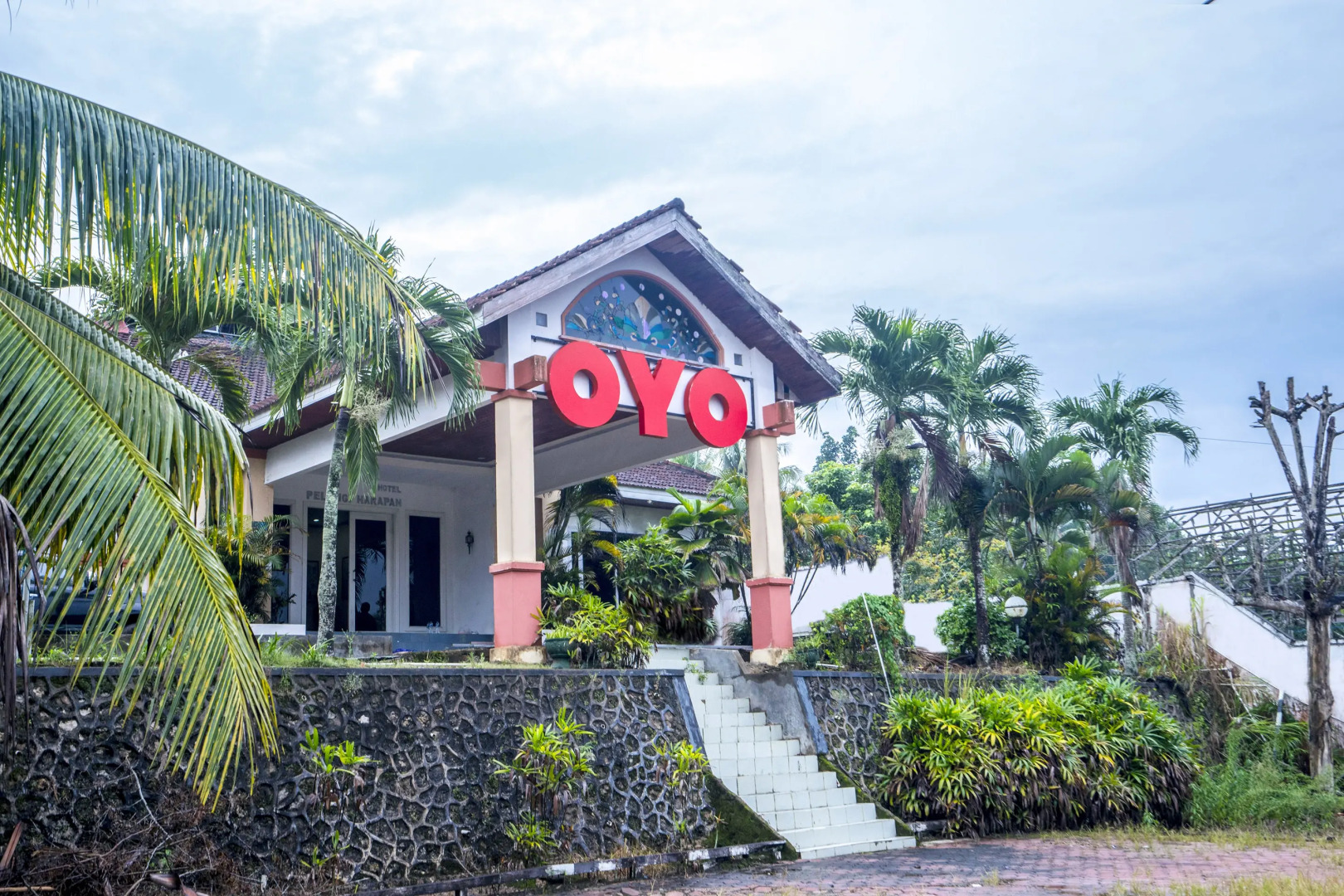 OYO 1989 Hotel Pelangi Harapan