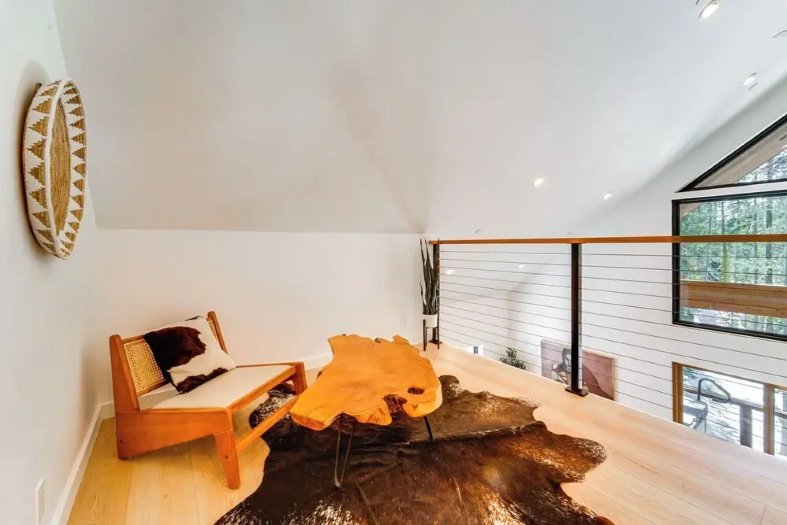 Luxe Soda Springs Cabin: Hot Tub, Forest-view Deck