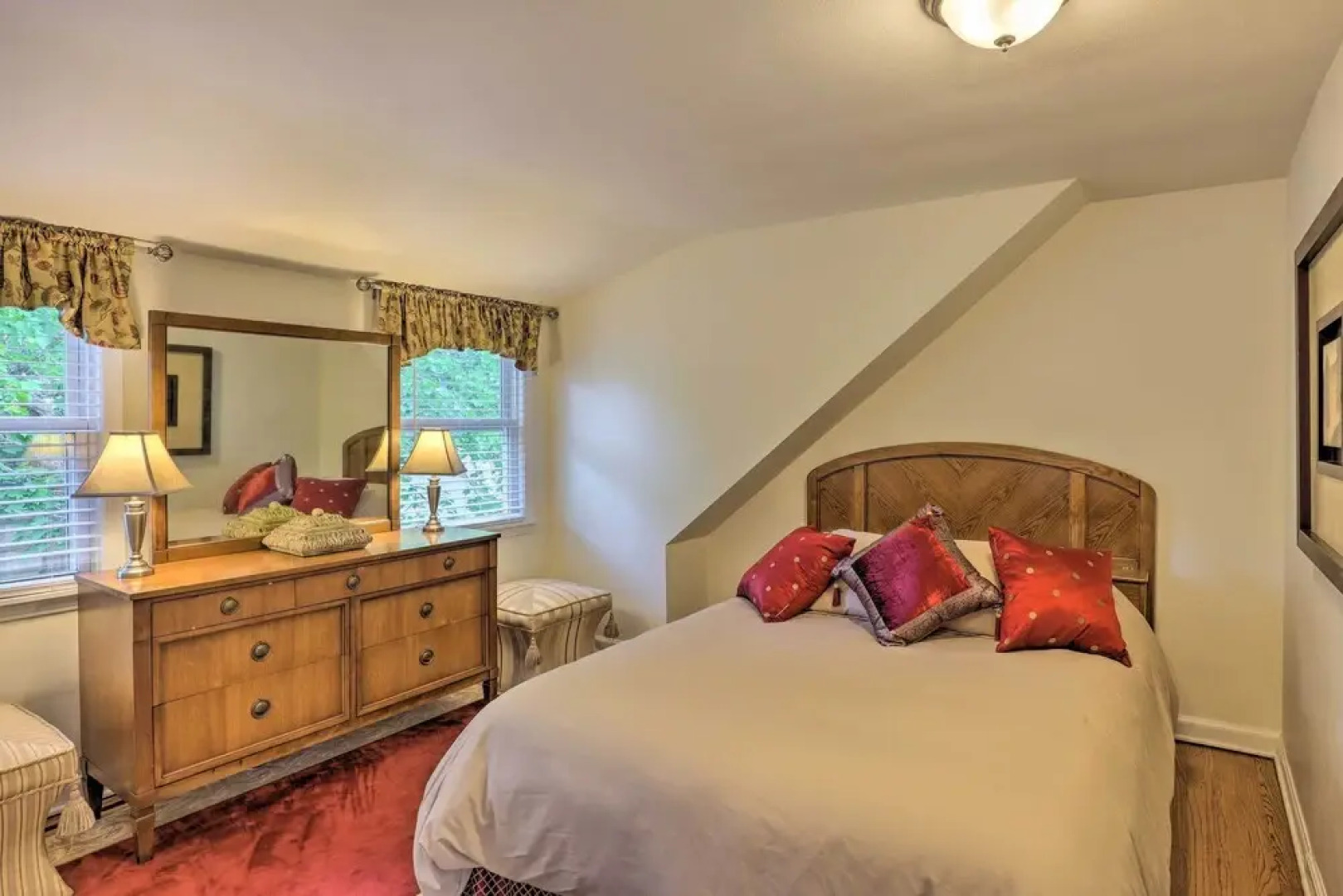 Pet-friendly Whitefish Bay Getaway w/ Large Yard!