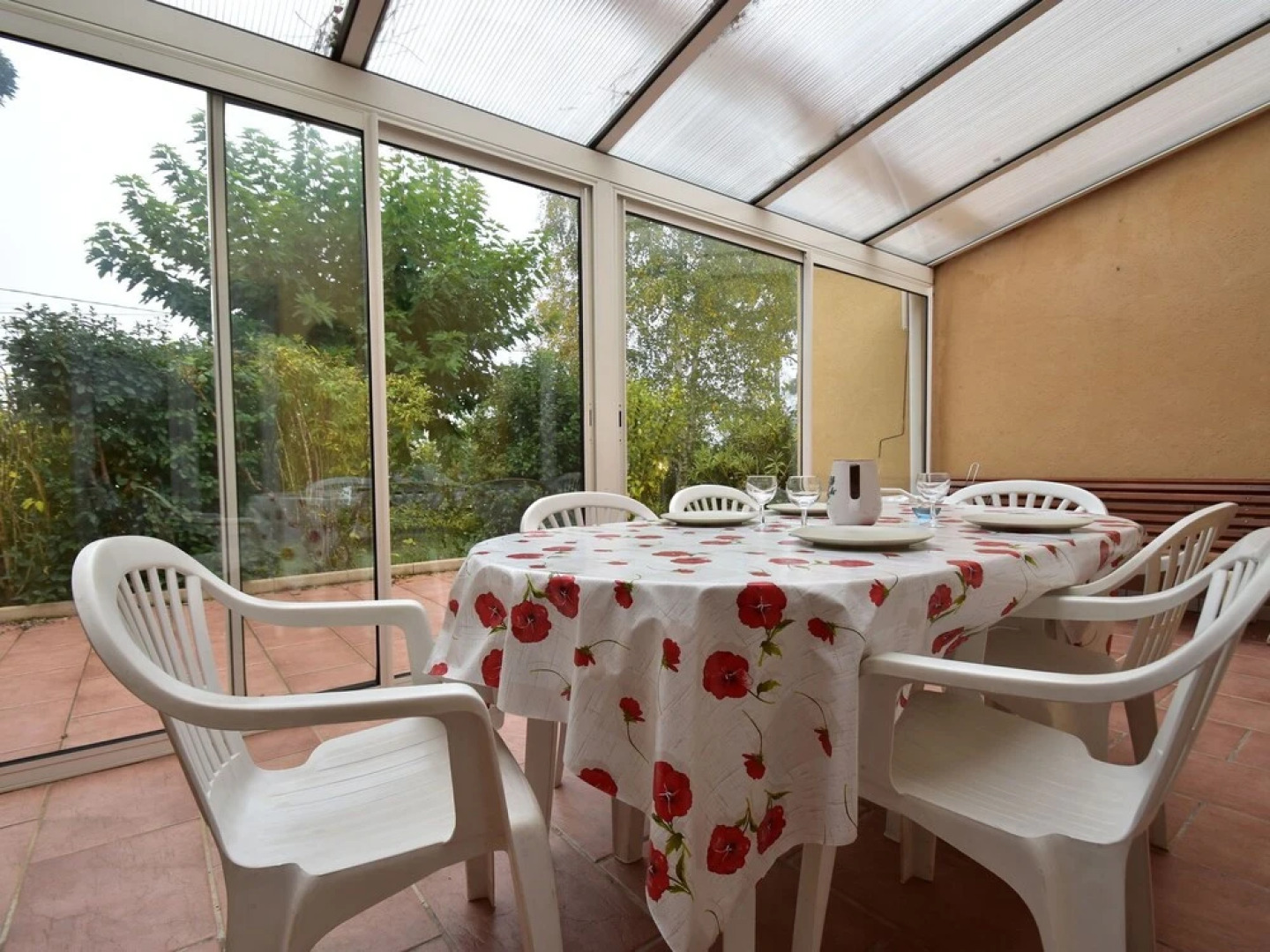 Modern Holiday Home in Belves with Swimming Pool