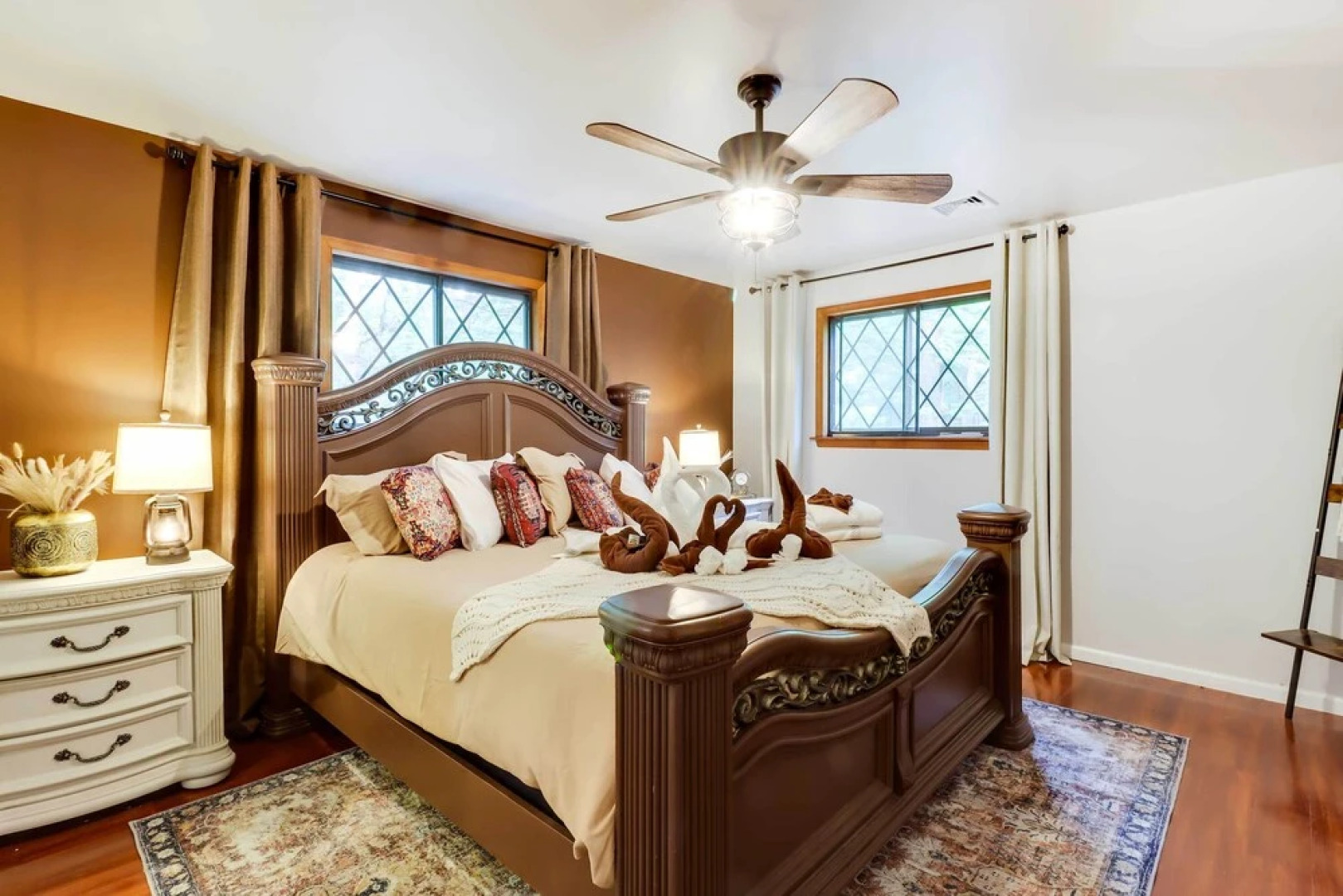 Outdoor Entertainment + Hot Tub: Poconos Home!