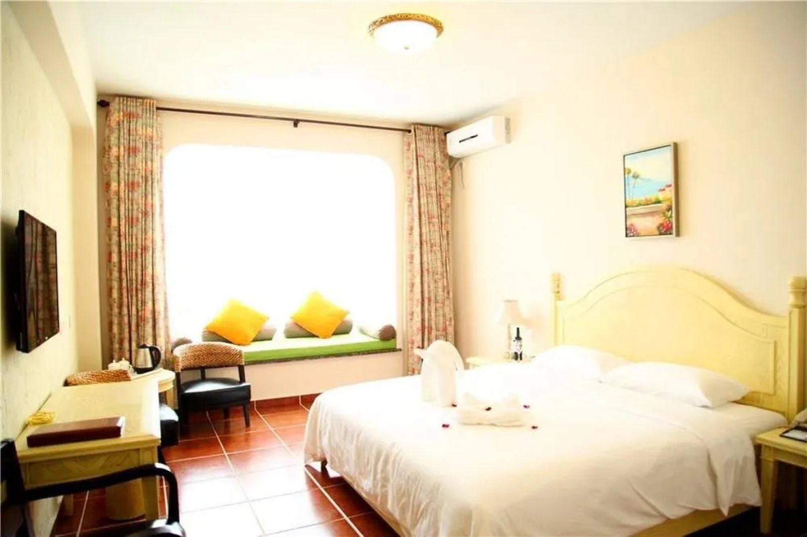 Lingshui Shenzhou Holiday Hotel