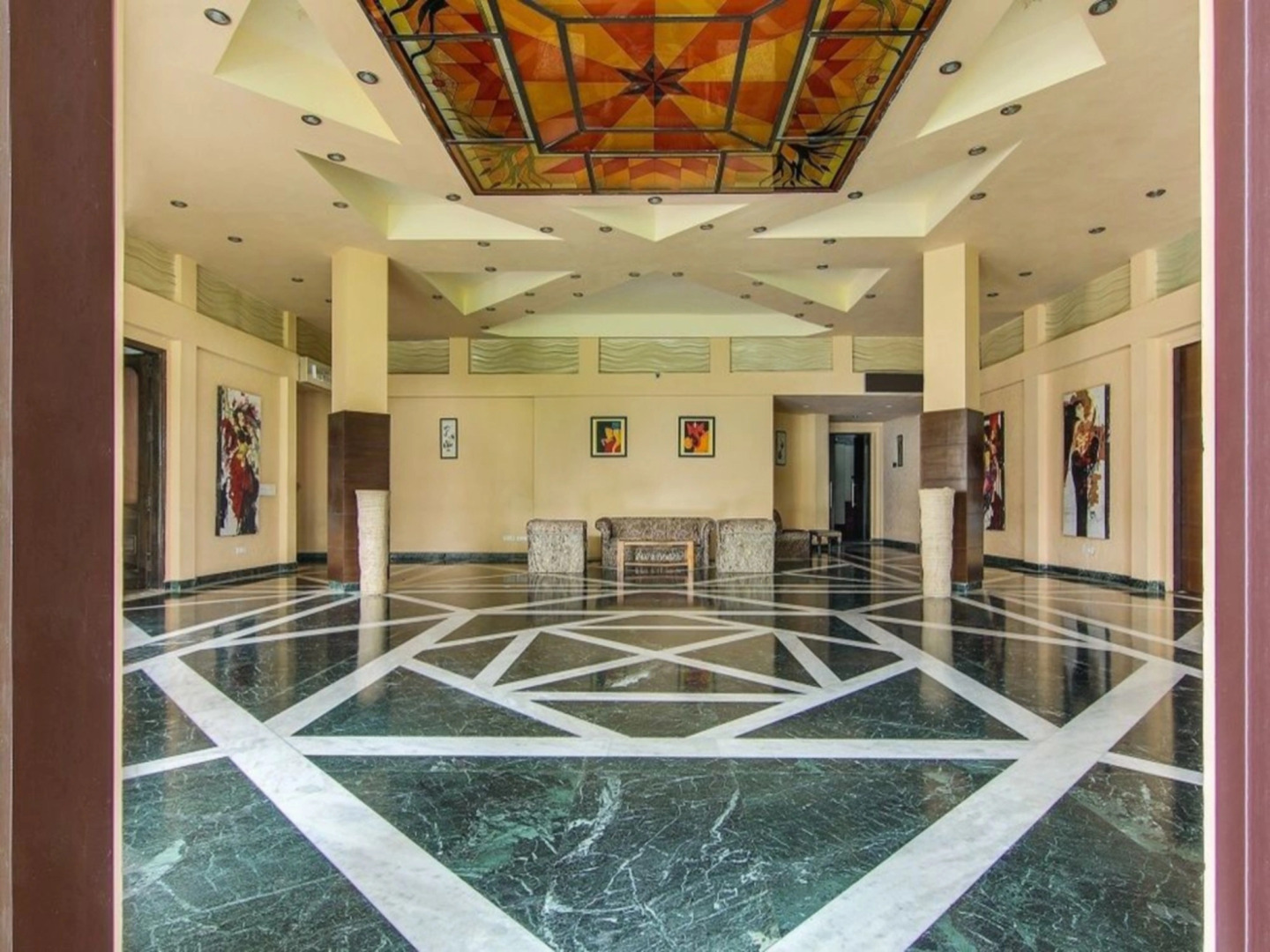 Vibe By The Lalit Traveller