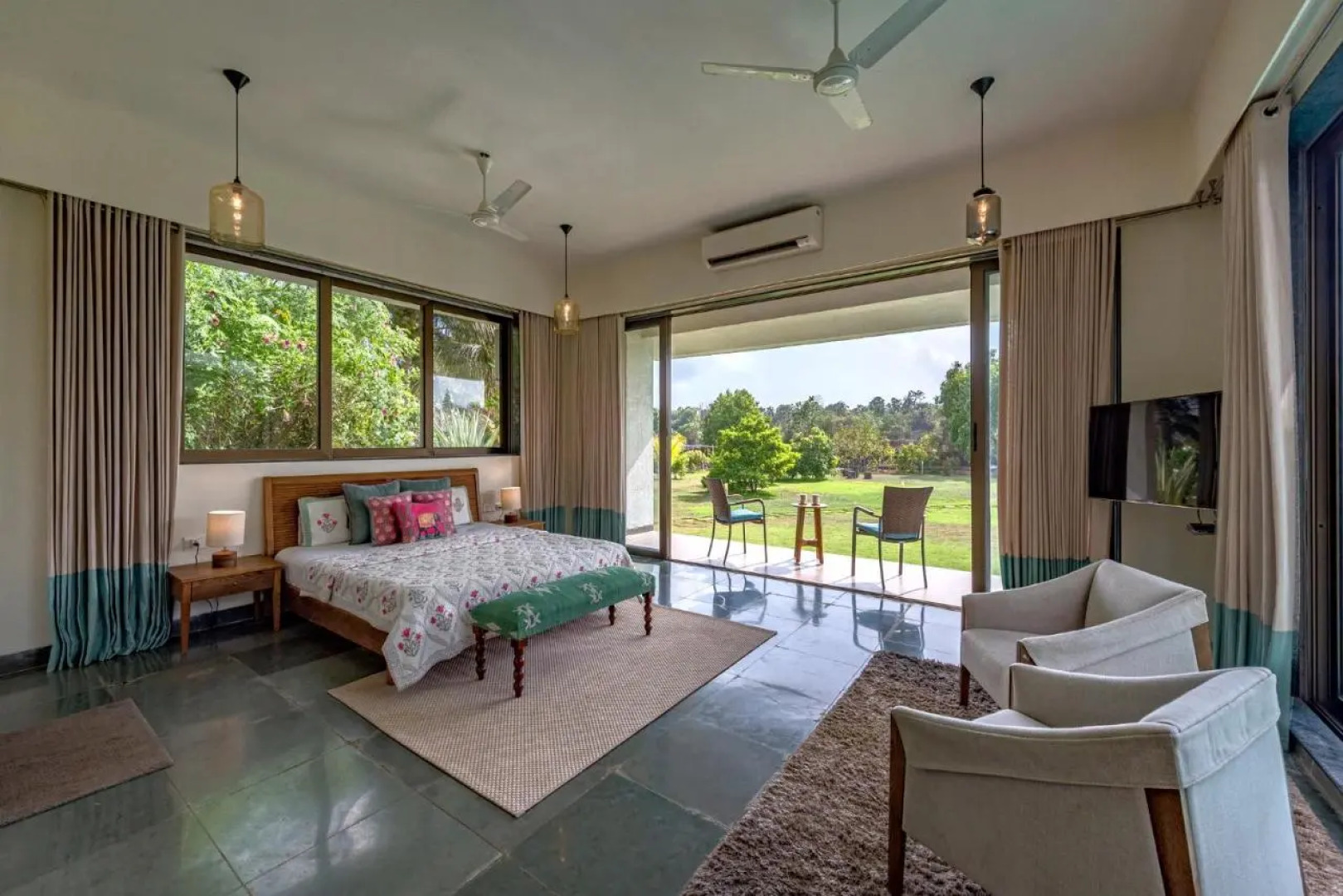 Saffron Stays Gardenia