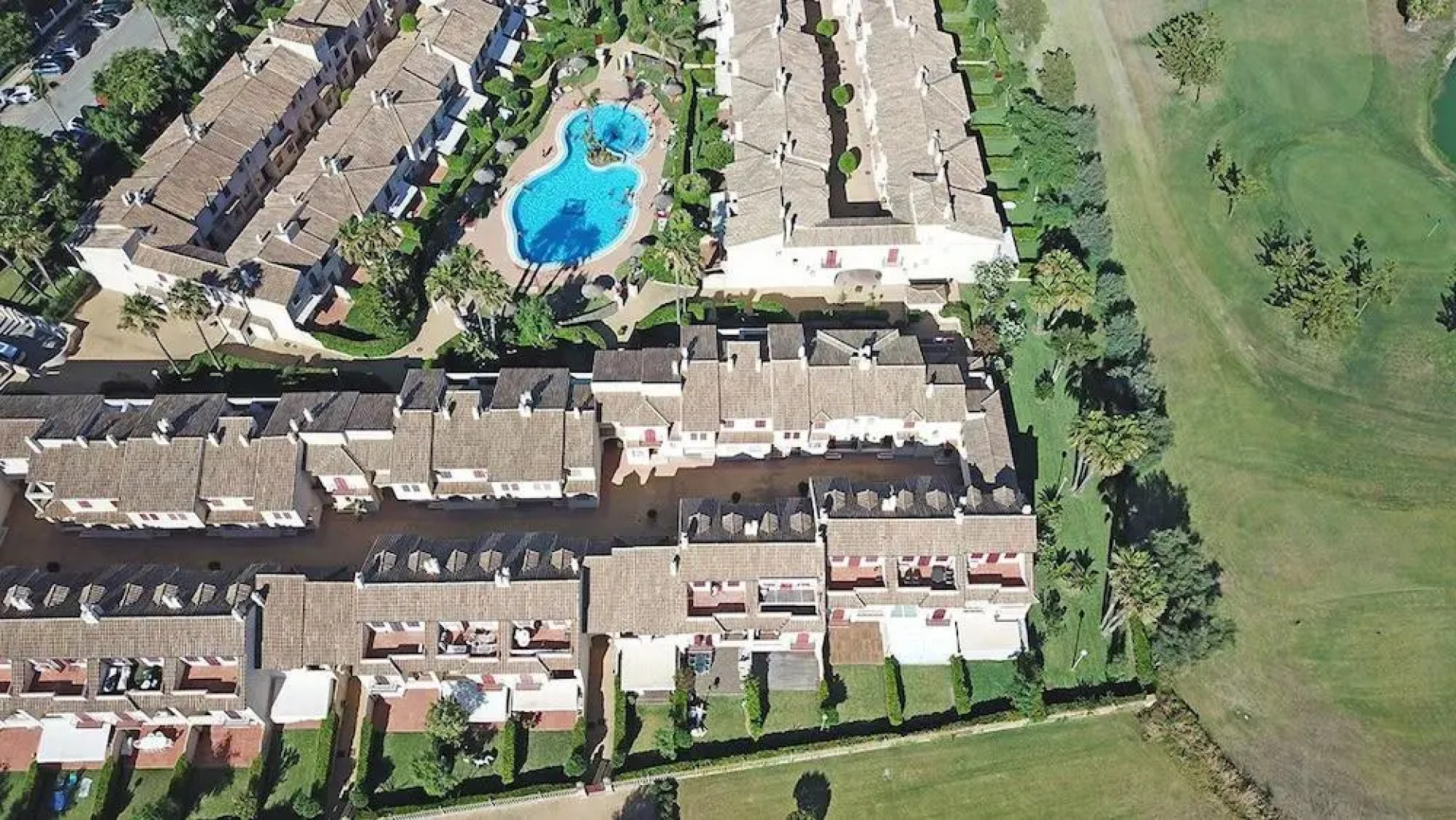 Casa Cinco Dormitorios Acceso Playa