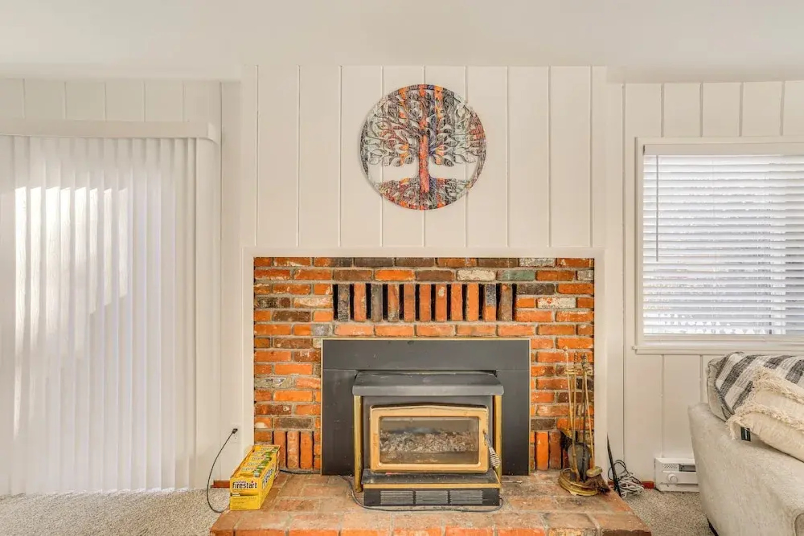11 Mi to Burney Falls: Charming Home w/ Fireplace