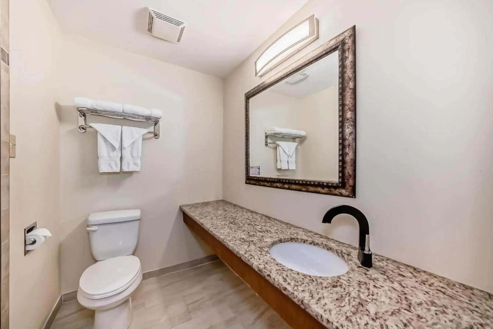 Stony Plain Inn and Suites