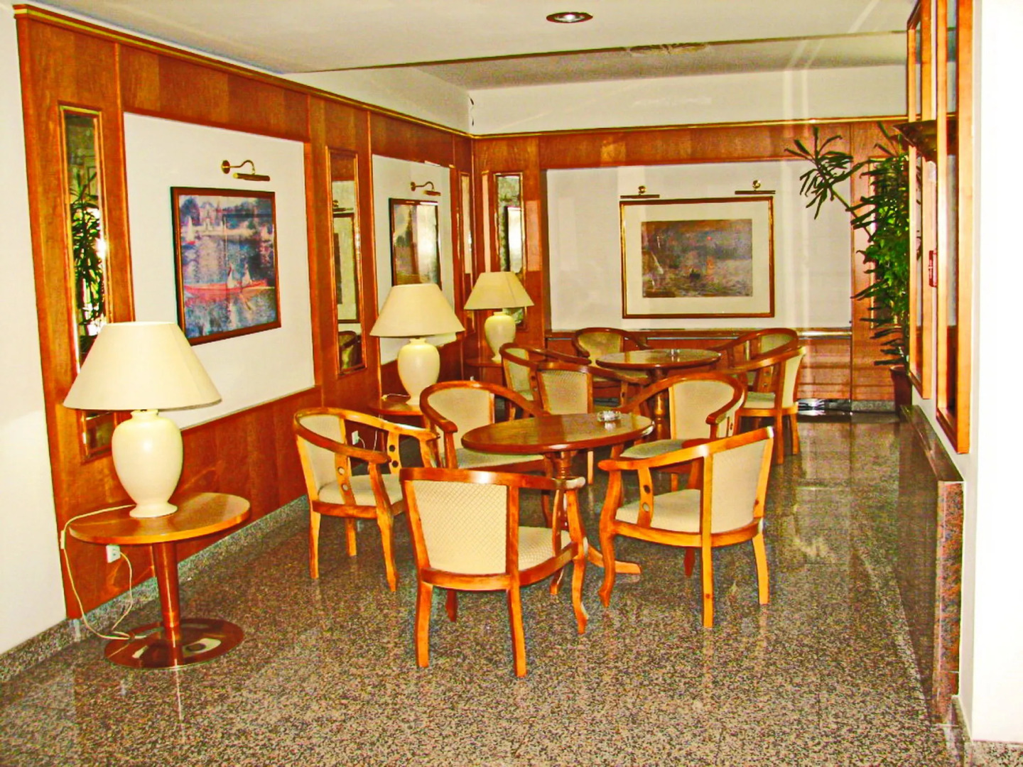 Шодлик Палас