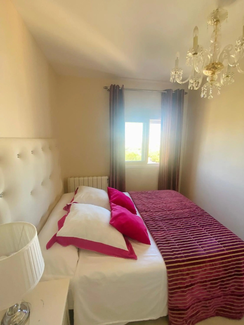 The White Apartment: Luxury, Beach and Design