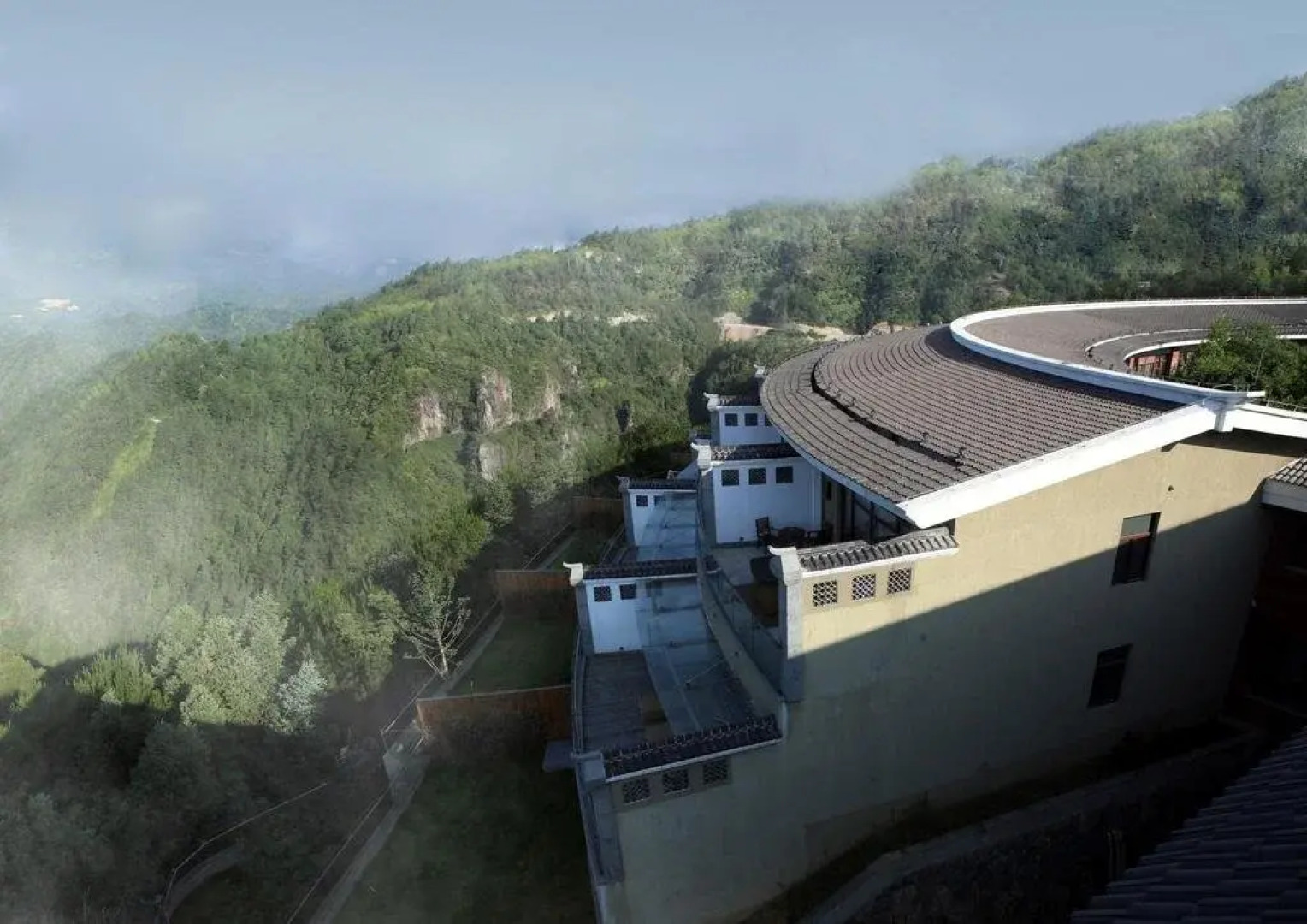 Lotus Hot Spring Hotel