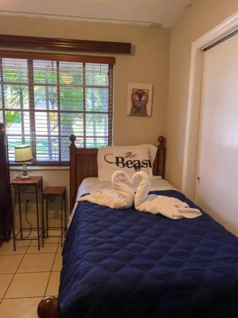 Your Cozy Spacious home with Heated Pool