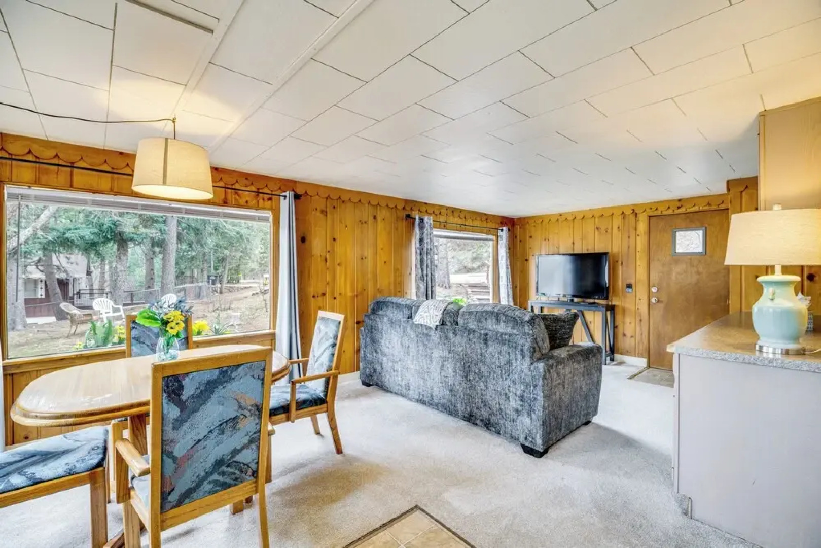 Mountain Retreat at Base of Pikes Peak!