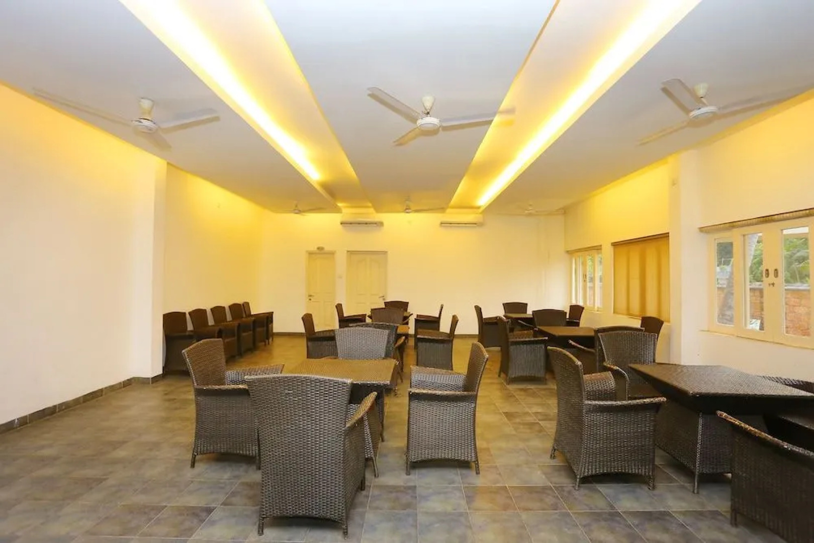 Capital O 29855 Island Inn