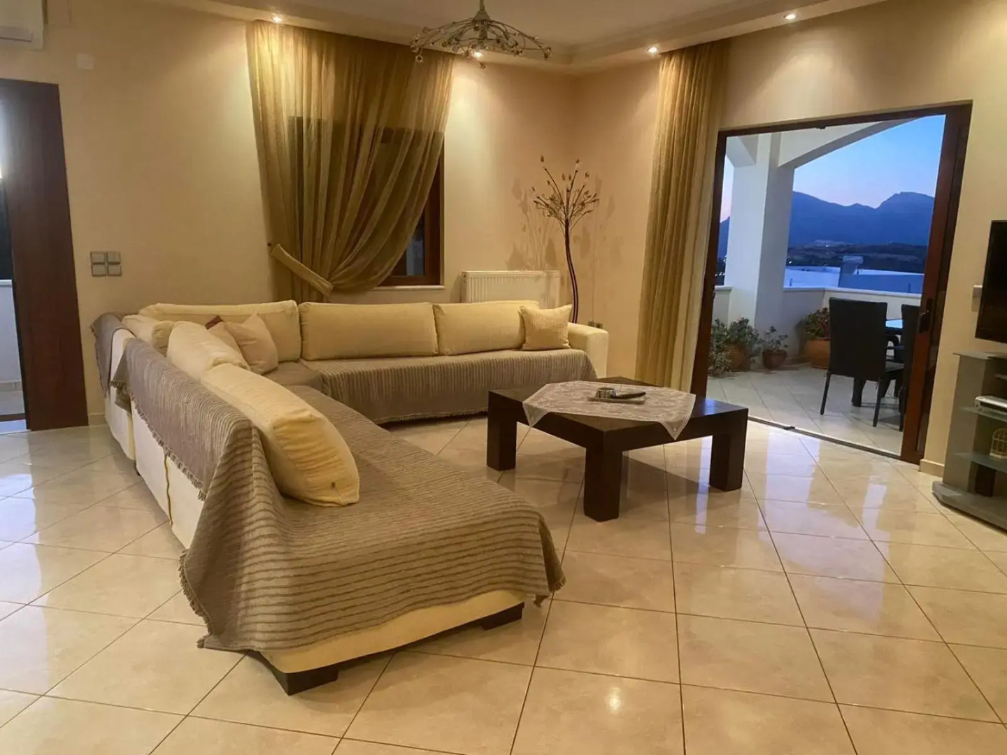 The high level Villa with amazing views 5'from falassarna!