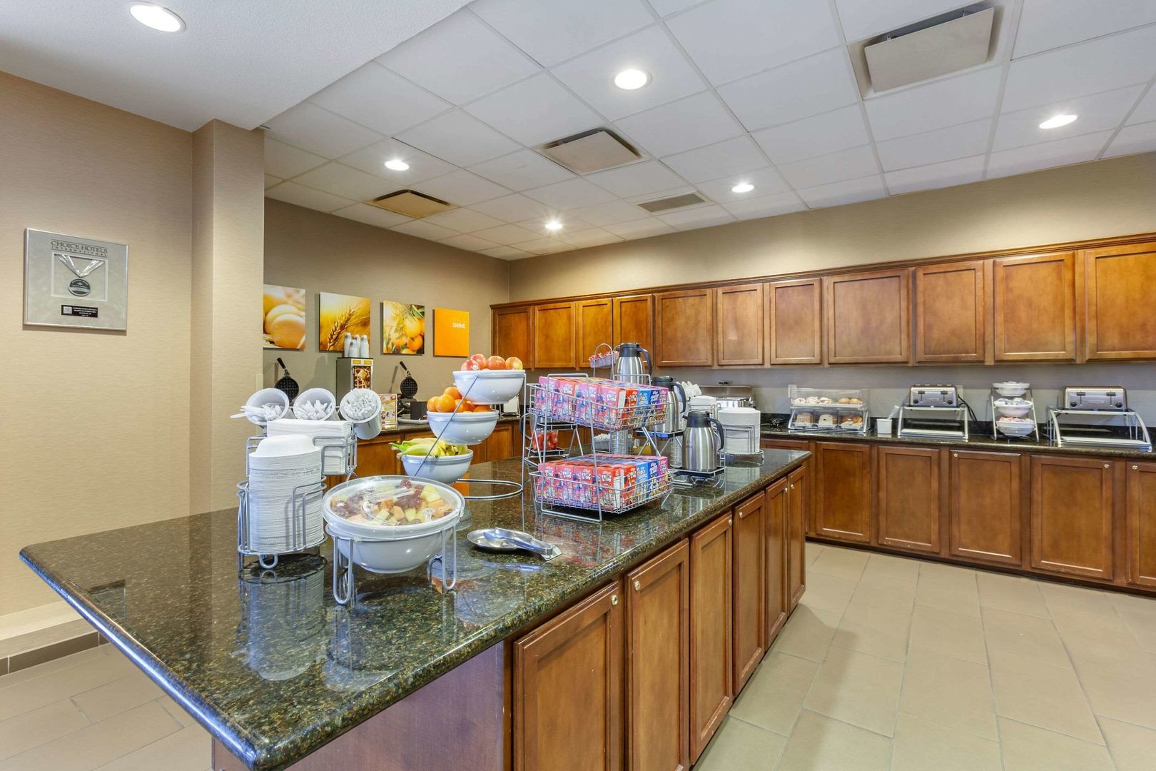 Comfort Suites Glendale - State Farm Stadium Area