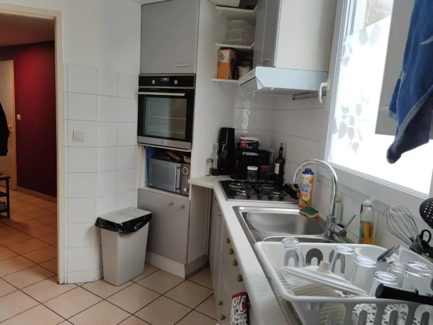 Agréable maison de ville climatisée avec billard, babyfoot, PS4, terrasse privée