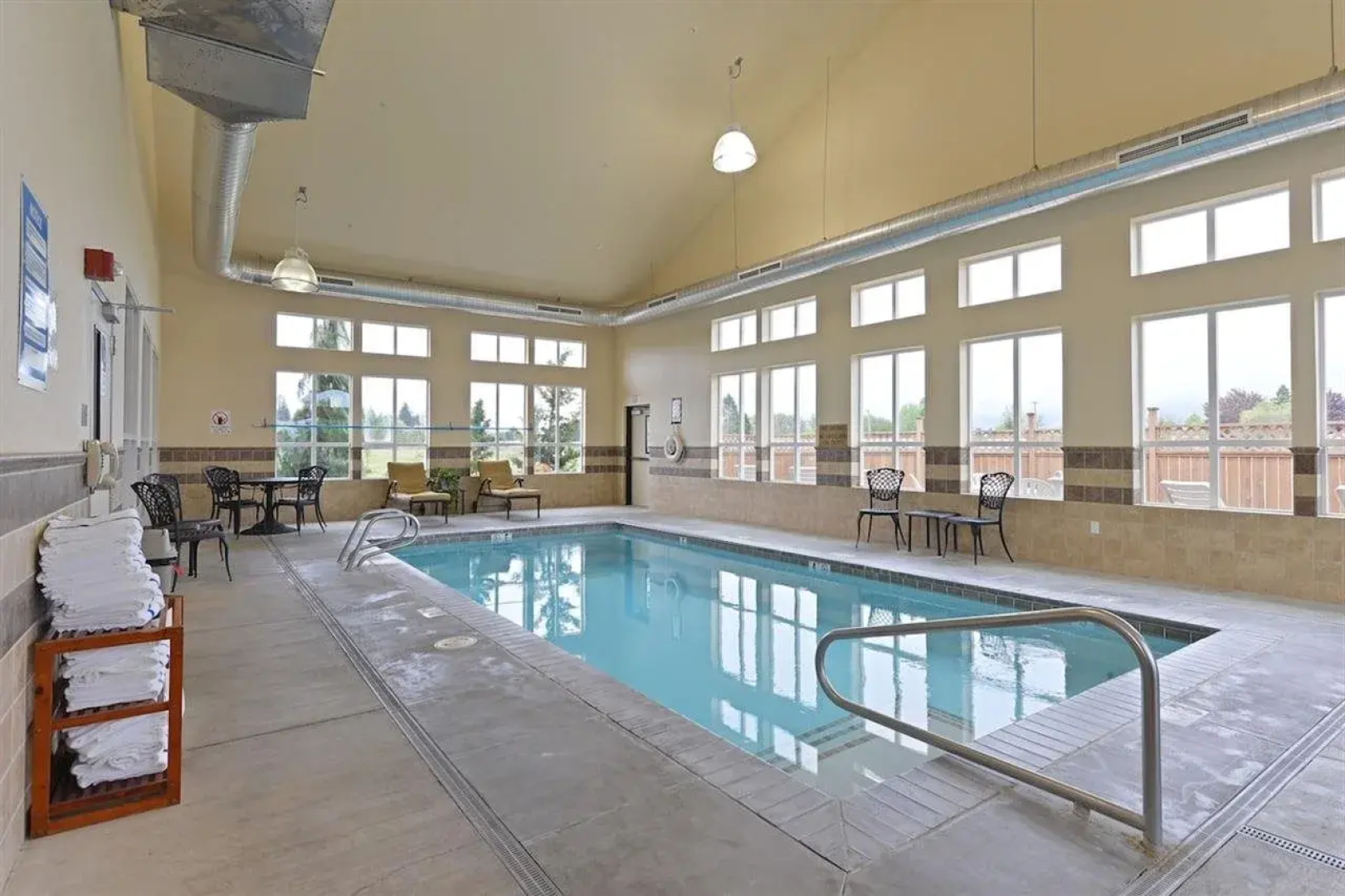 Comfort Inn & Suites McMinnville Wine Country