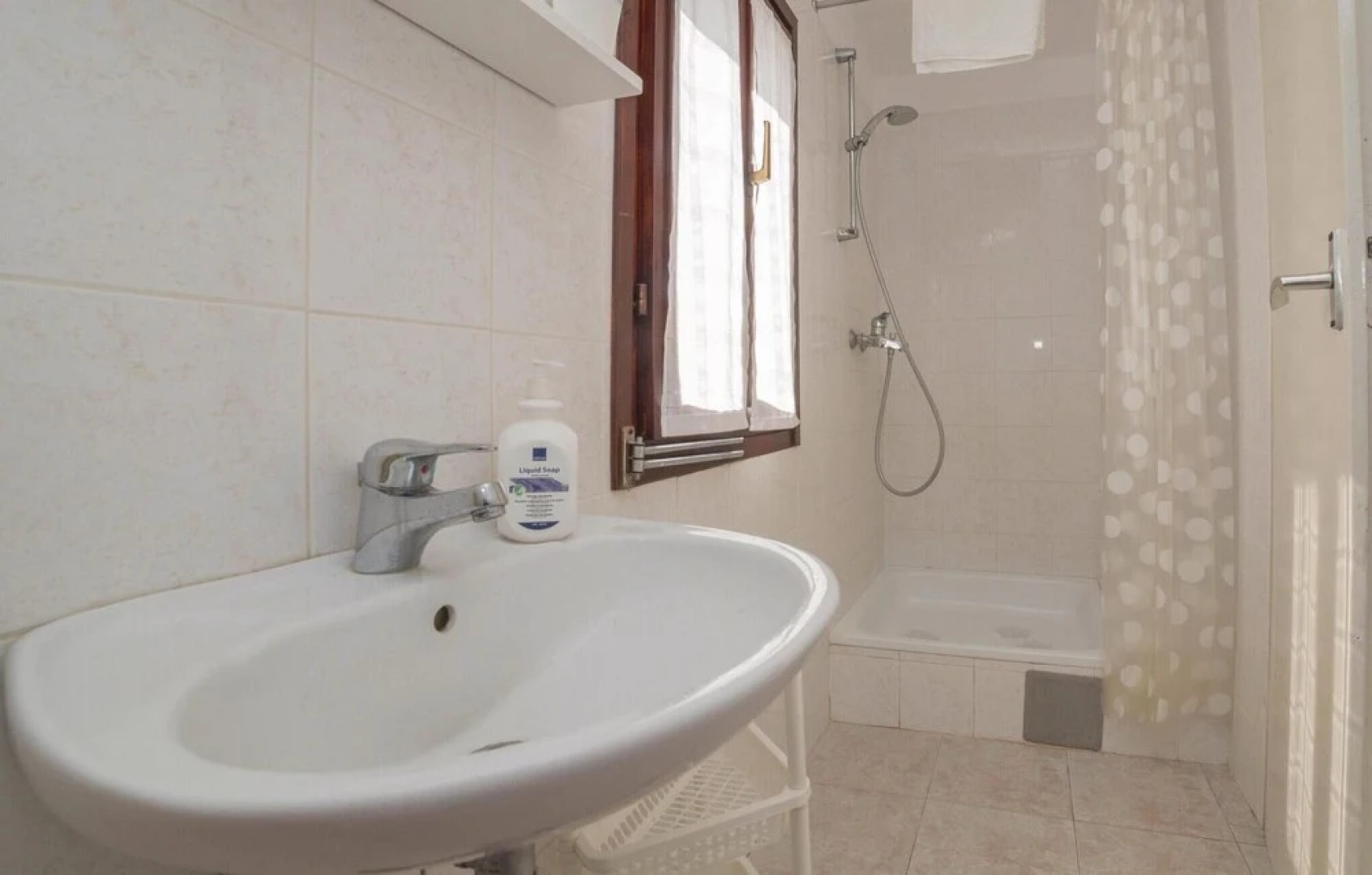 Stunning Home in Tar With Wifi and 0 Bedrooms