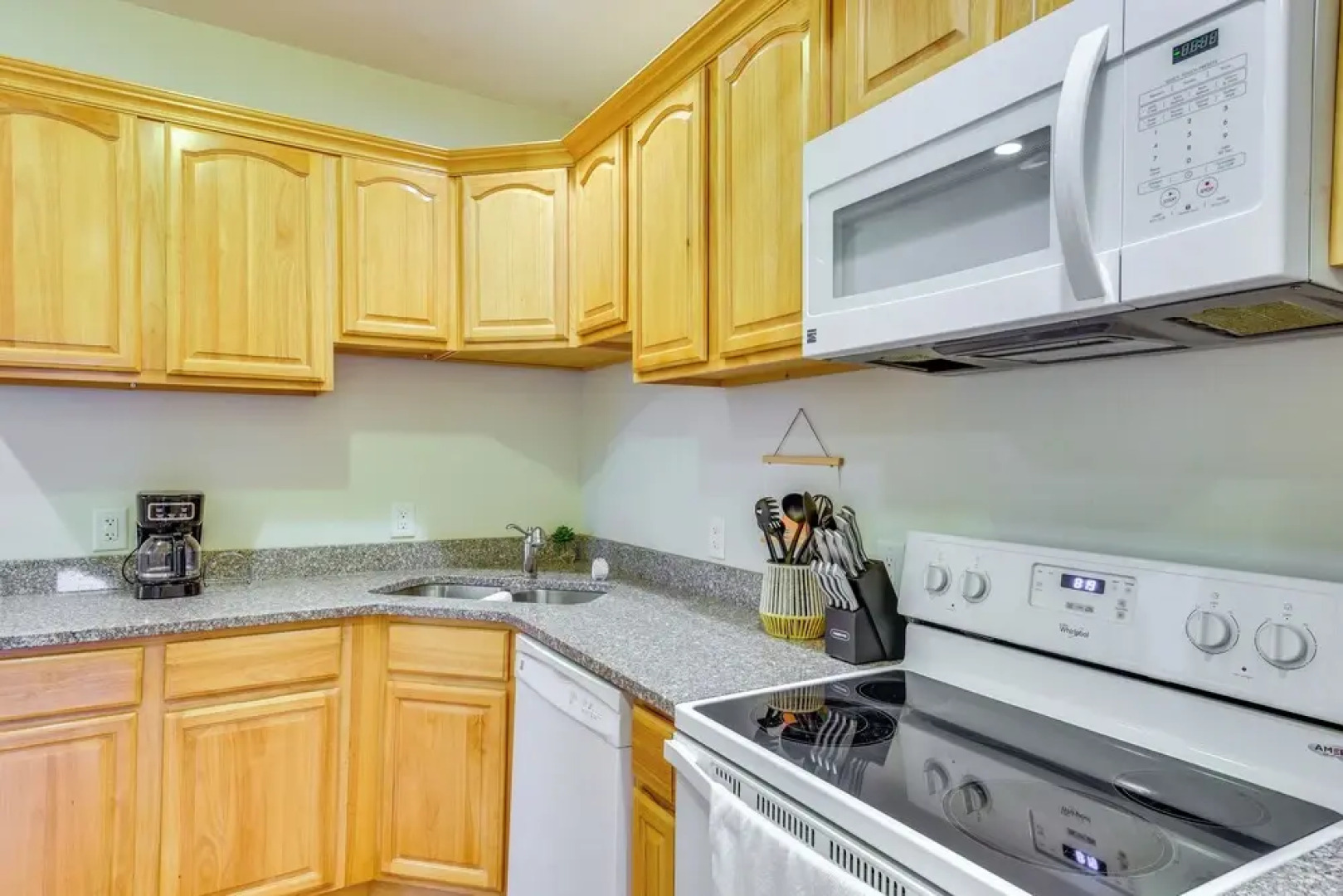 3 Mi to Lake Michigan: Pet-friendly Apt in Sawyer