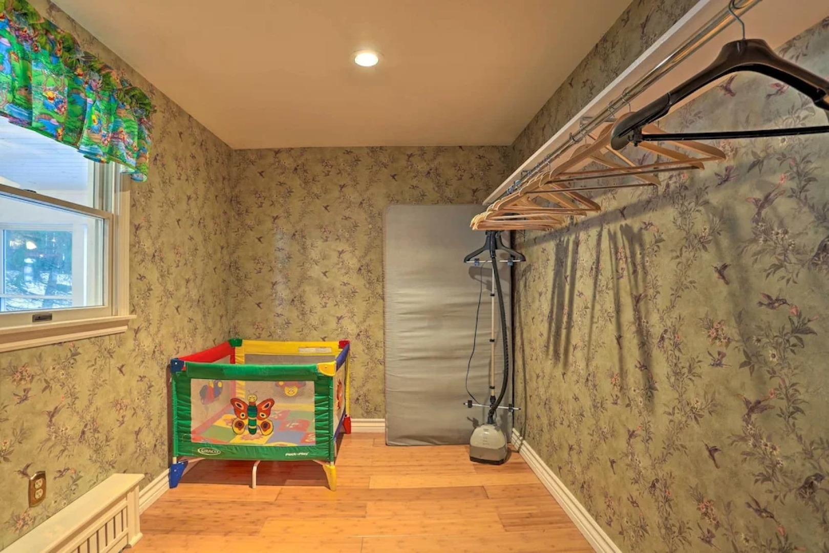 1 Mi to Lake Wallenpaupack: Spacious Poconos Villa