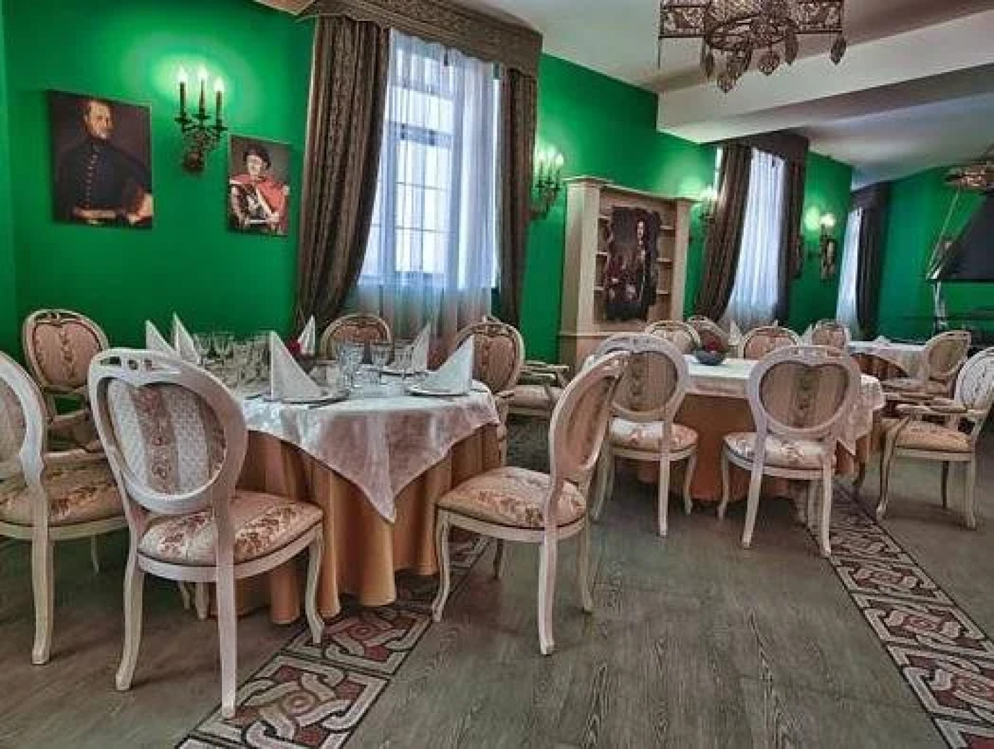 Петровский дворик