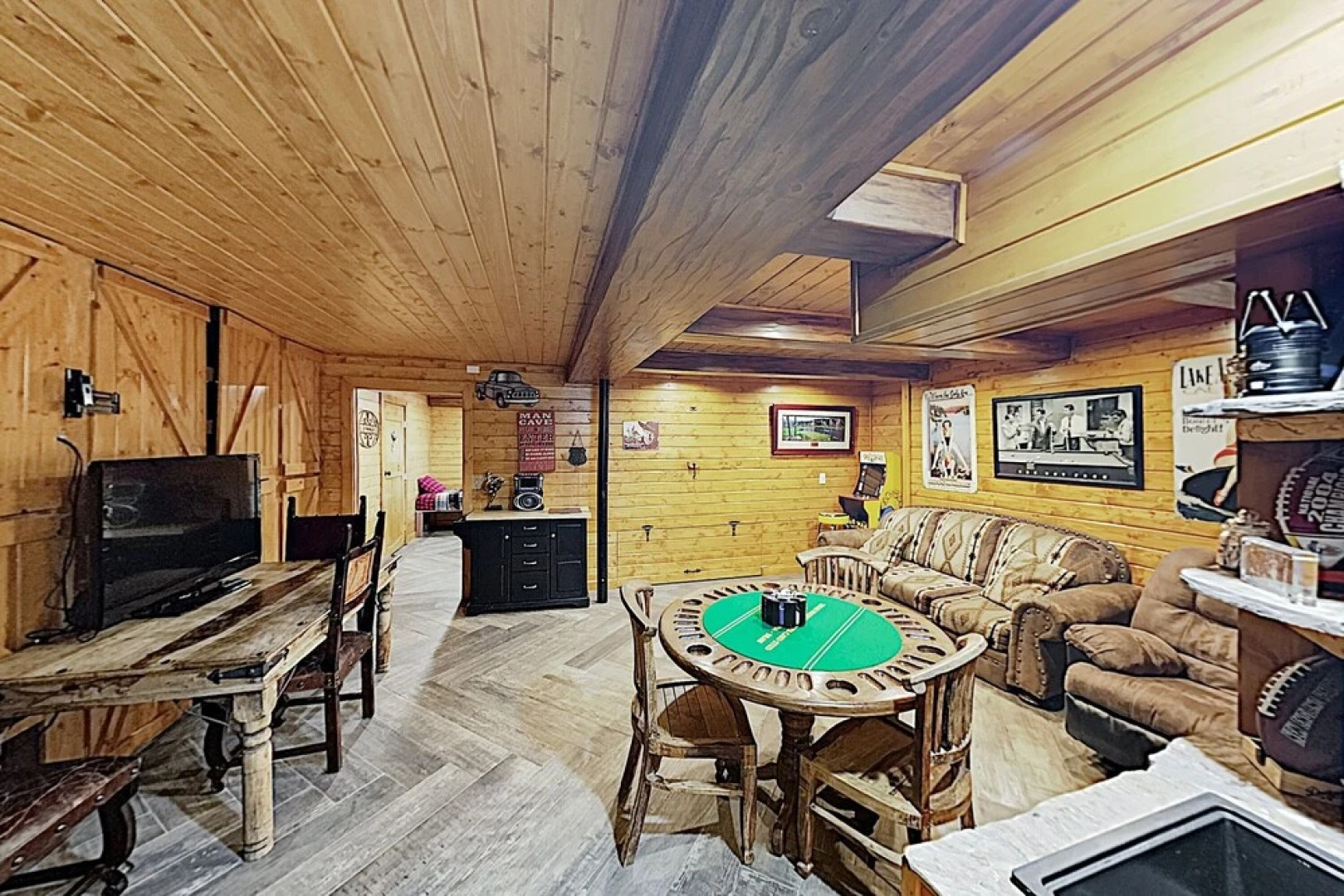 Expansive Haven W/ Fireplaces & Epic Game Room Home