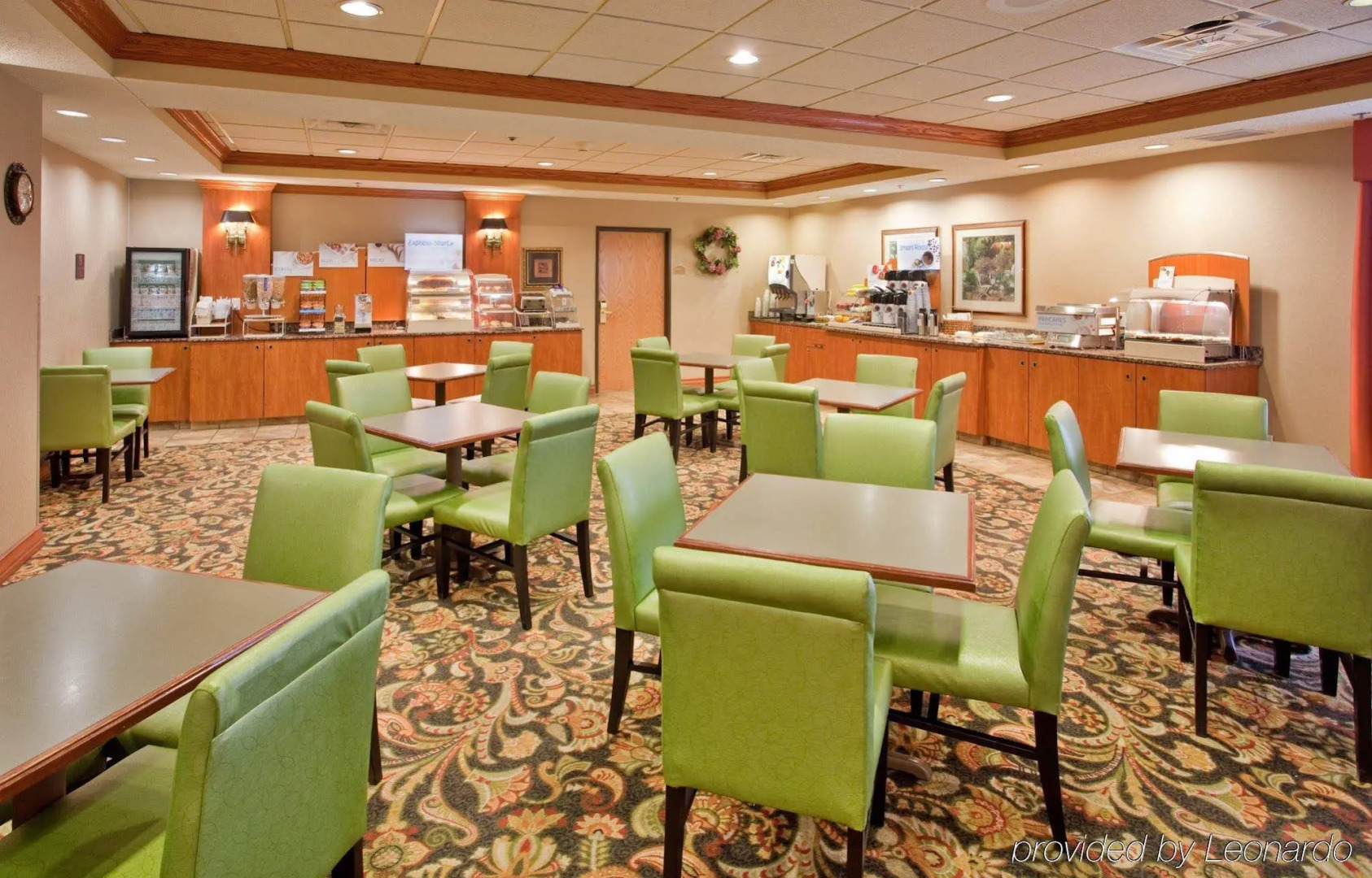 Holiday Inn Express Hotel & Suites Columbus by IHG
