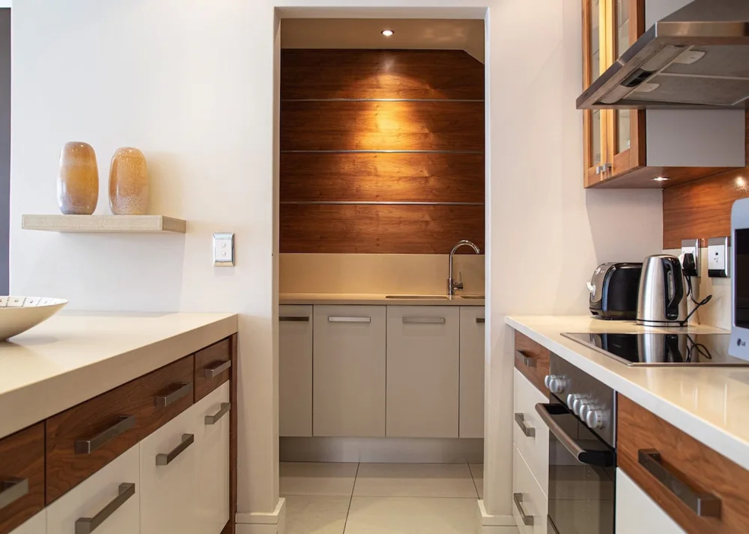 Marine Square Luxury Holiday Suites - Apartments