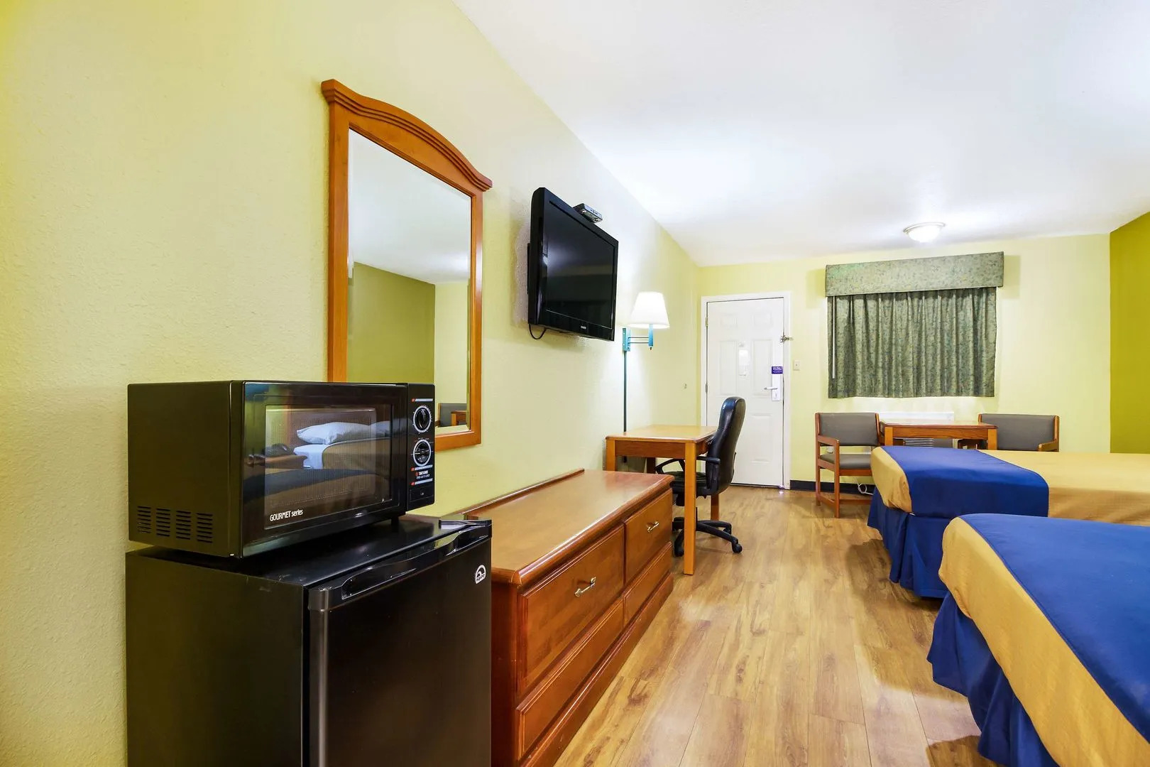 Scottish Inn & Suites