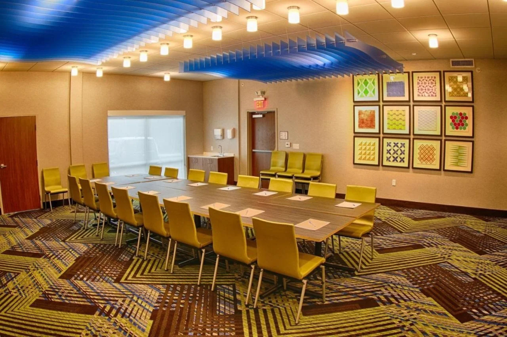 Holiday Inn Express & Suites Detroit Northwest - Livonia by IHG