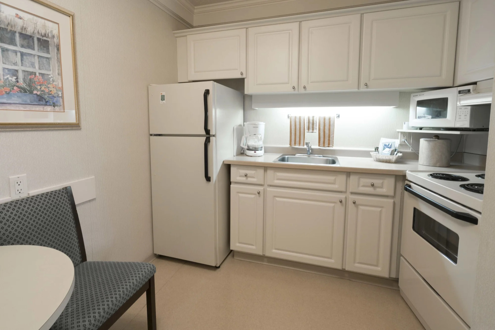 Royal Scot Hotel & Suites