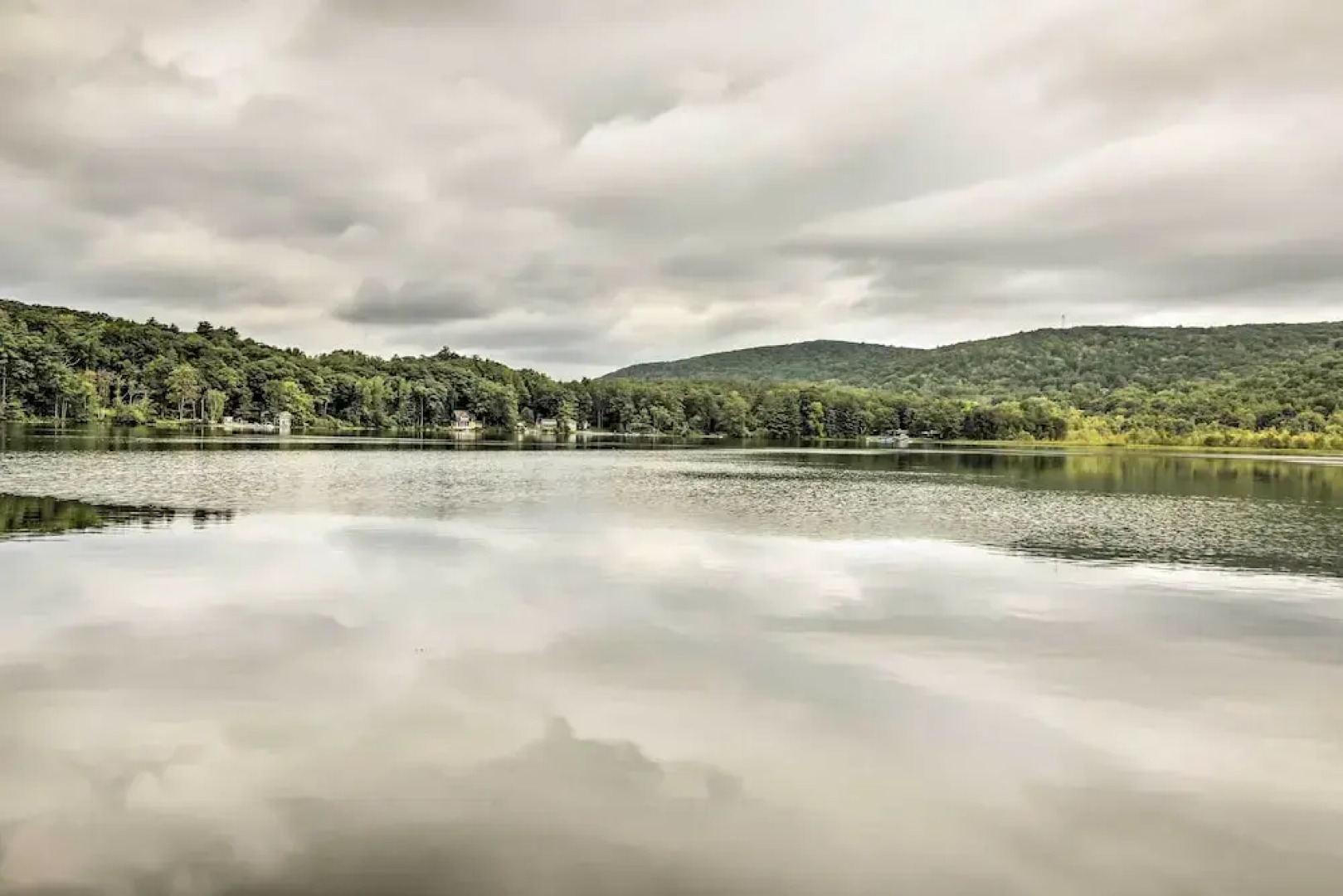 Rustic Berkshires Cottage at Lake Buel w/ Kayaks!