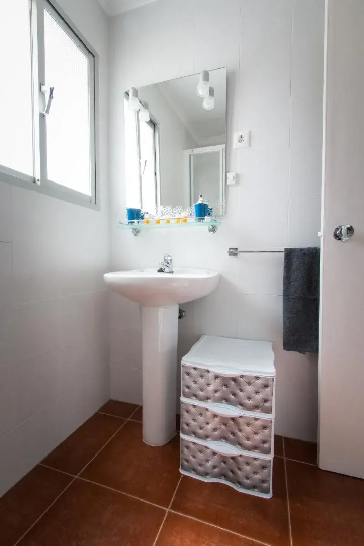 Holidays2Torremolinos Apartamento de 3 dormitorios con terraza y piscina comunitaria