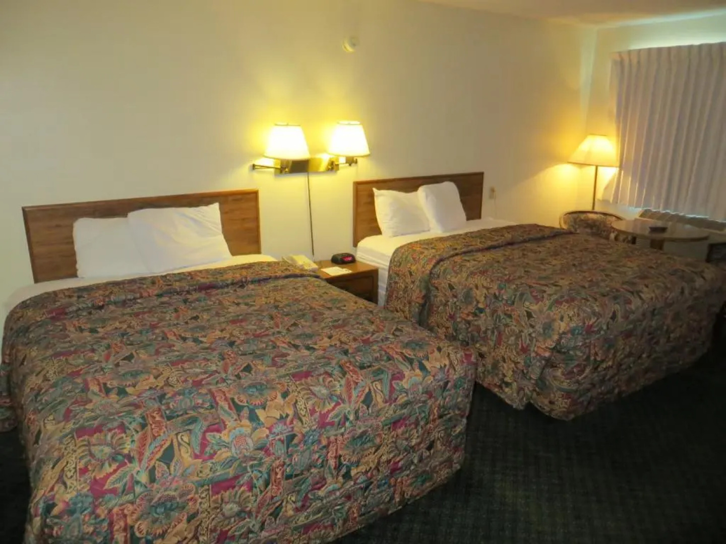 Waterfront Inn - Mackinaw City