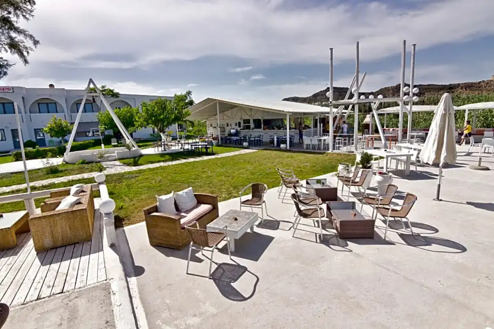 Gregory Peck Beach Break Apartments