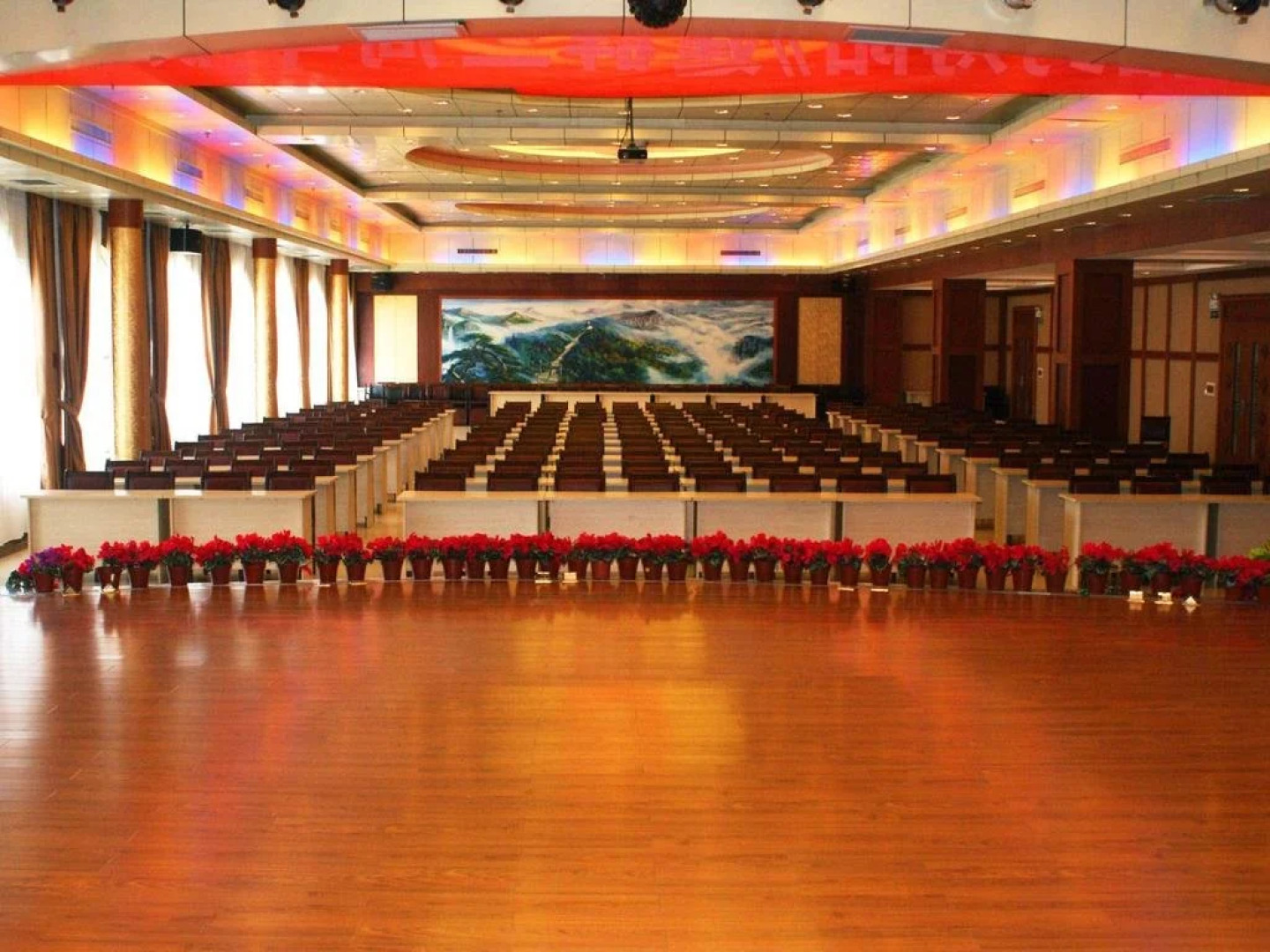 Jiujiang Huaqi Holiday Hotel