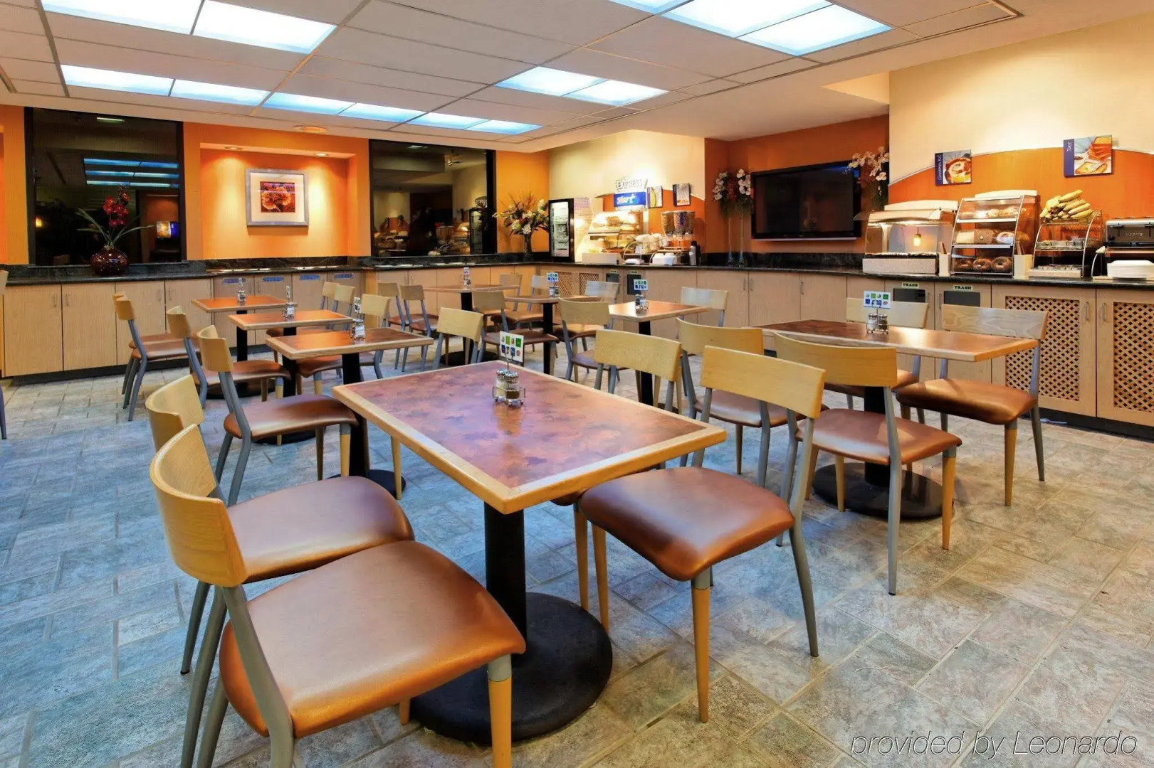 Holiday Inn Express & Suites Santa Clara-Silicon Valley by IHG