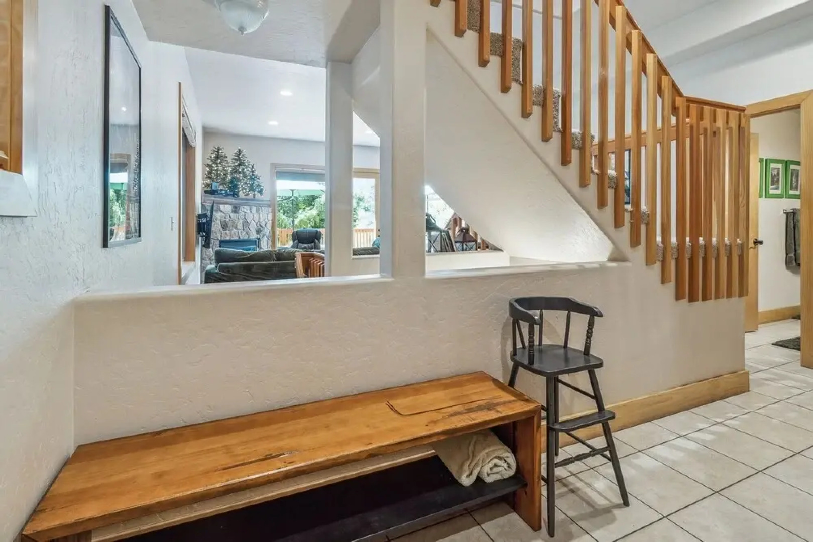 Spacious 4br/3ba. Continuous hot Water Tank! 4 Bedroom Home by Redawning