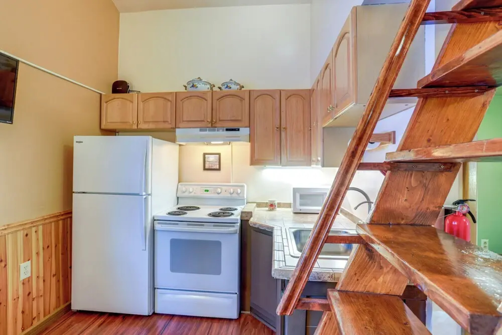 Fairbanks Cottage on < 2 Acres ~ 8 Mi to Dtwn