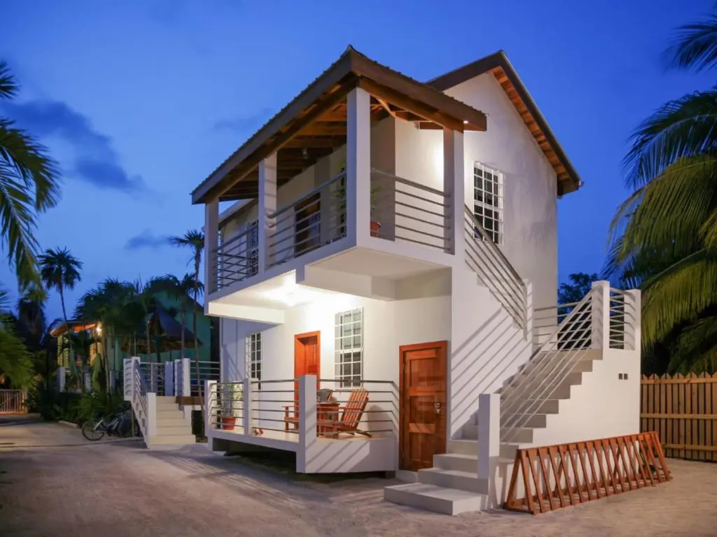 Weezie's Ocean Front Hotel and Garden Cottages