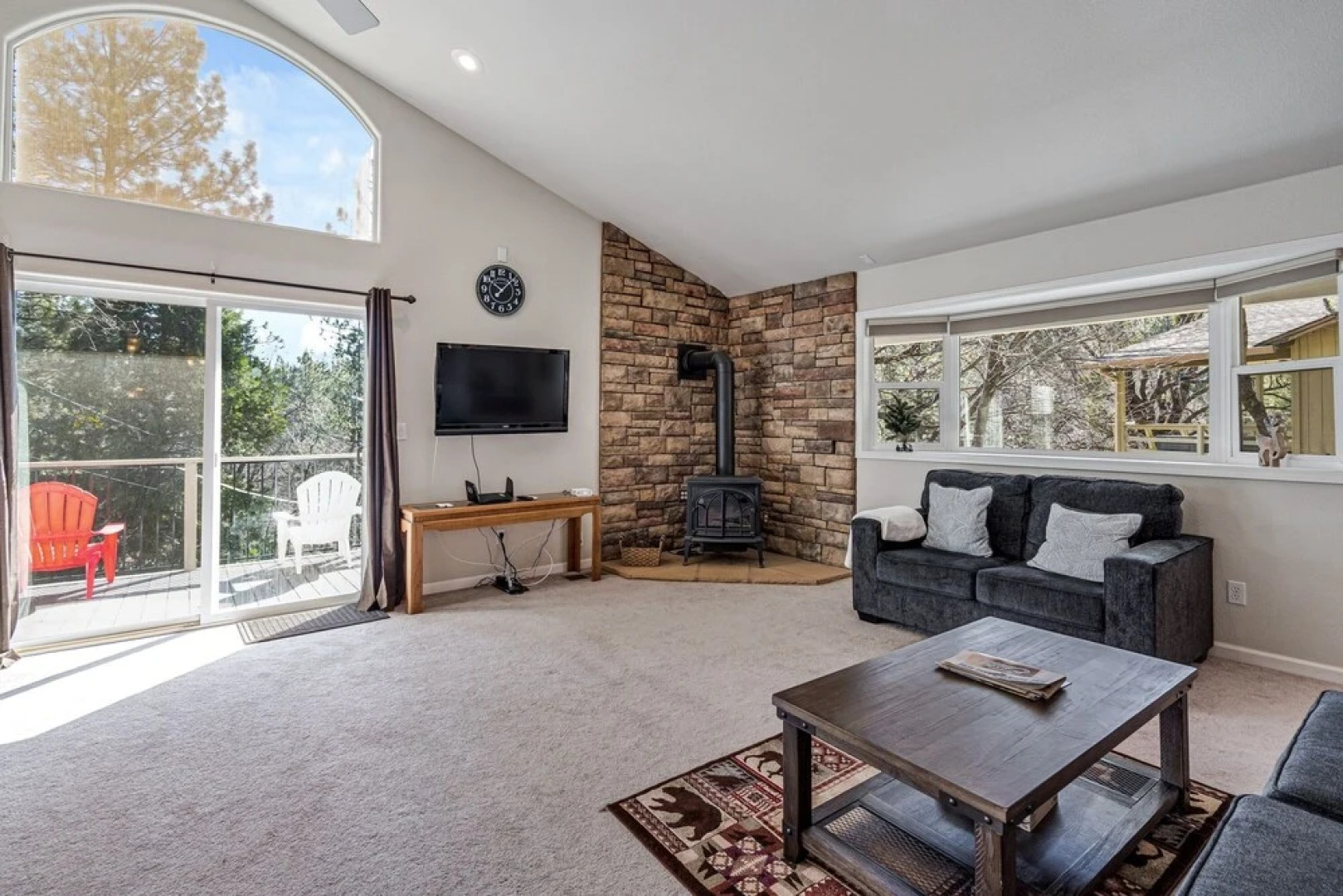 Cloudside - 2-Level Home Near Marina Beach by Yosemite Region Resorts