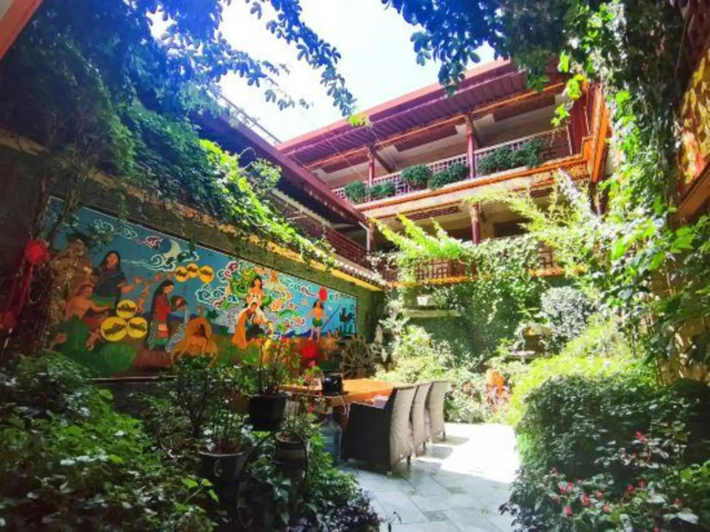 Yunmu Yayuan (Chuxiong Yi Ancient Town High Speed Railway Station)