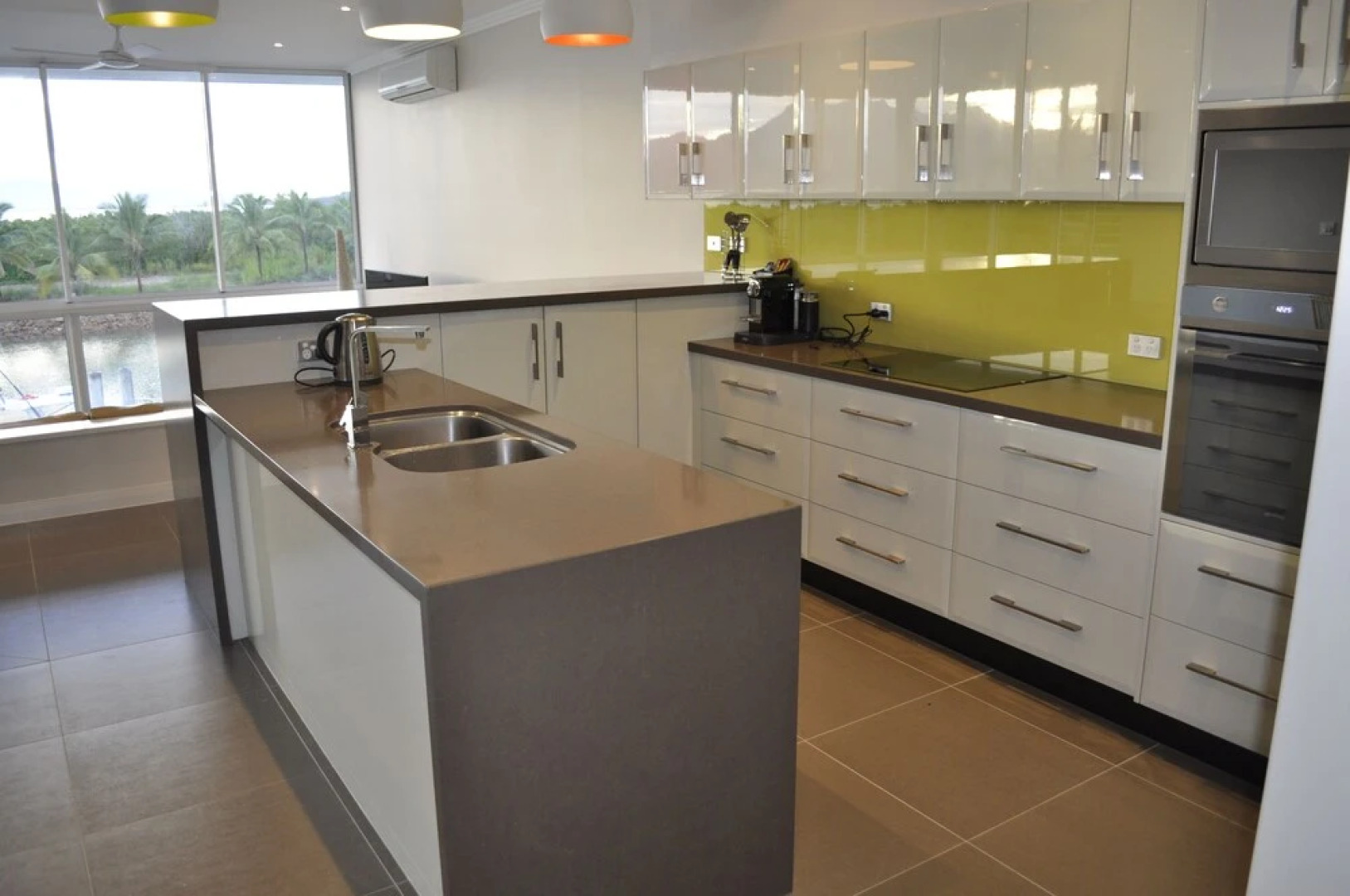 Hinchinbrook Harbour Holiday Apartments