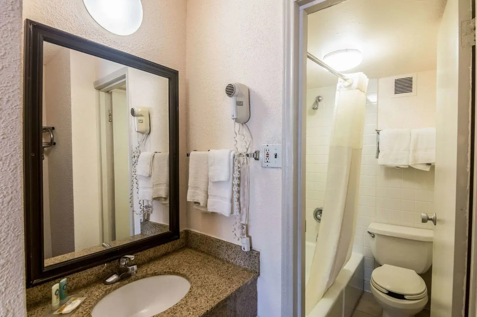 Budget Host Inn & Suites