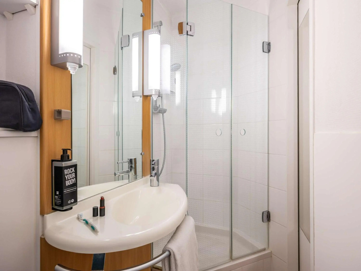 MOXY London Heathrow Airport