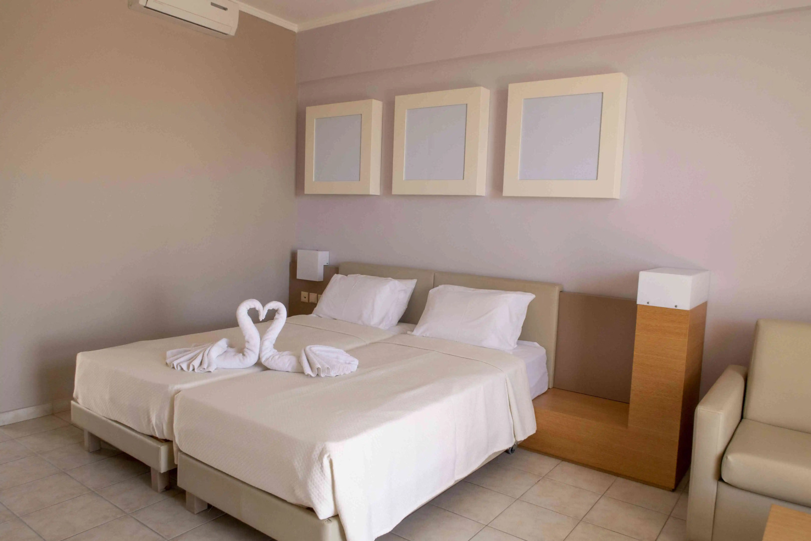 Отель Sovereign Beach