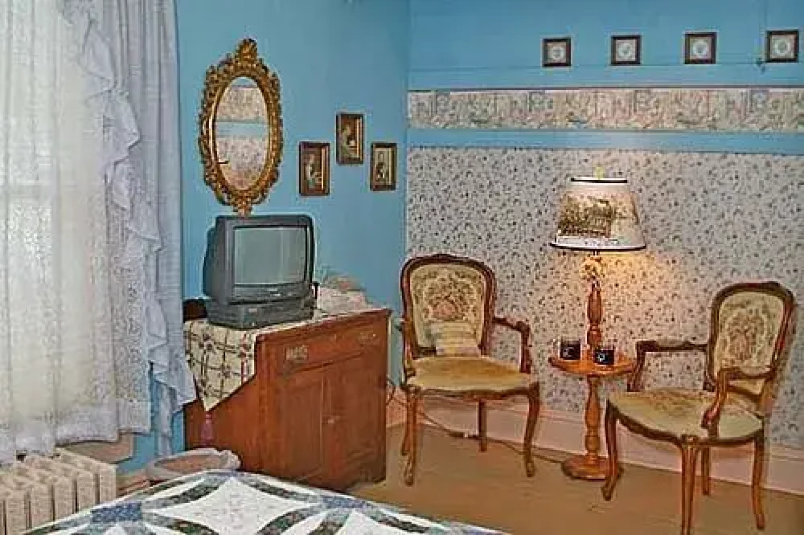 The Homespun Country Inn