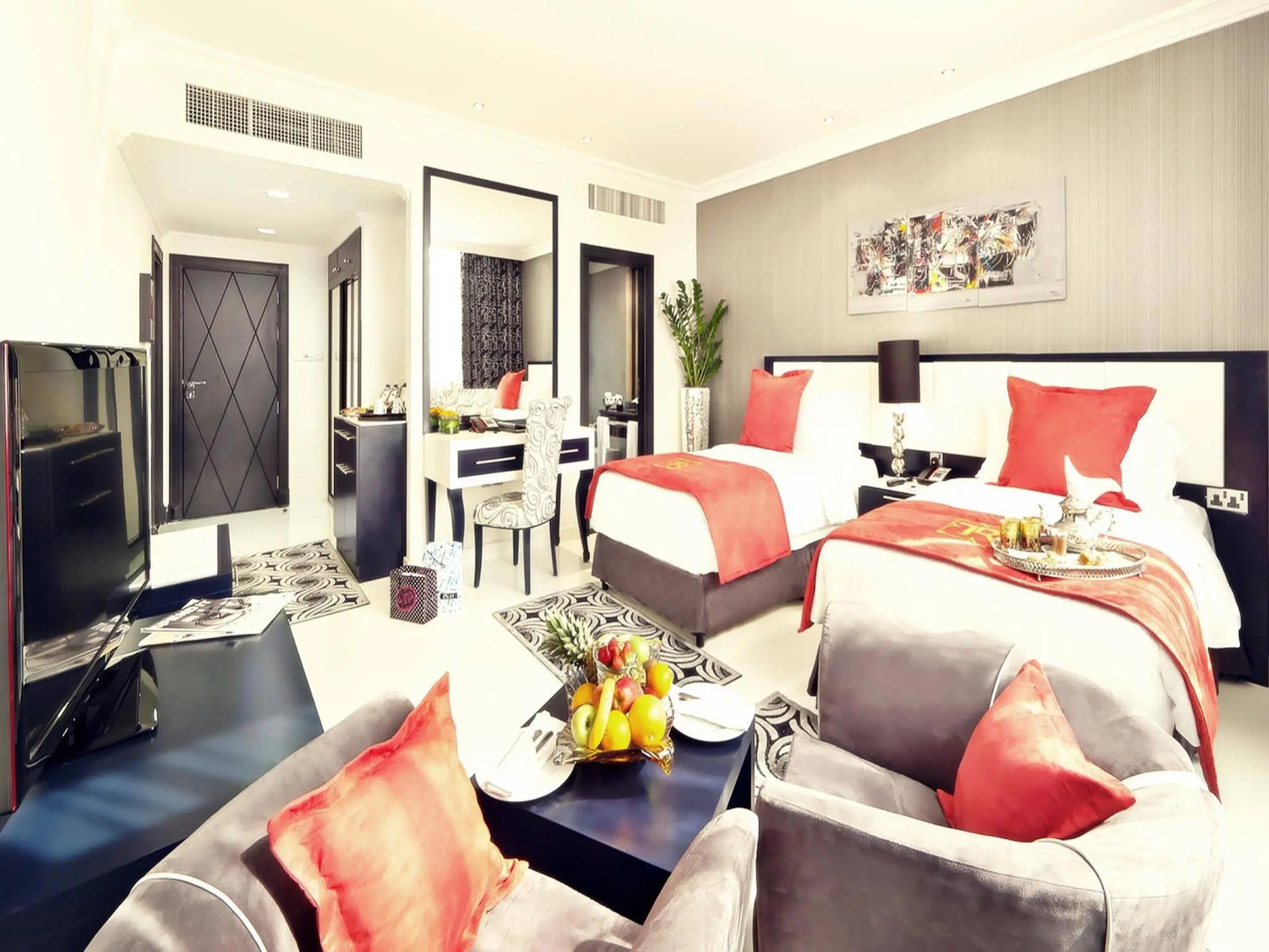 Swiss Hotel Corniche