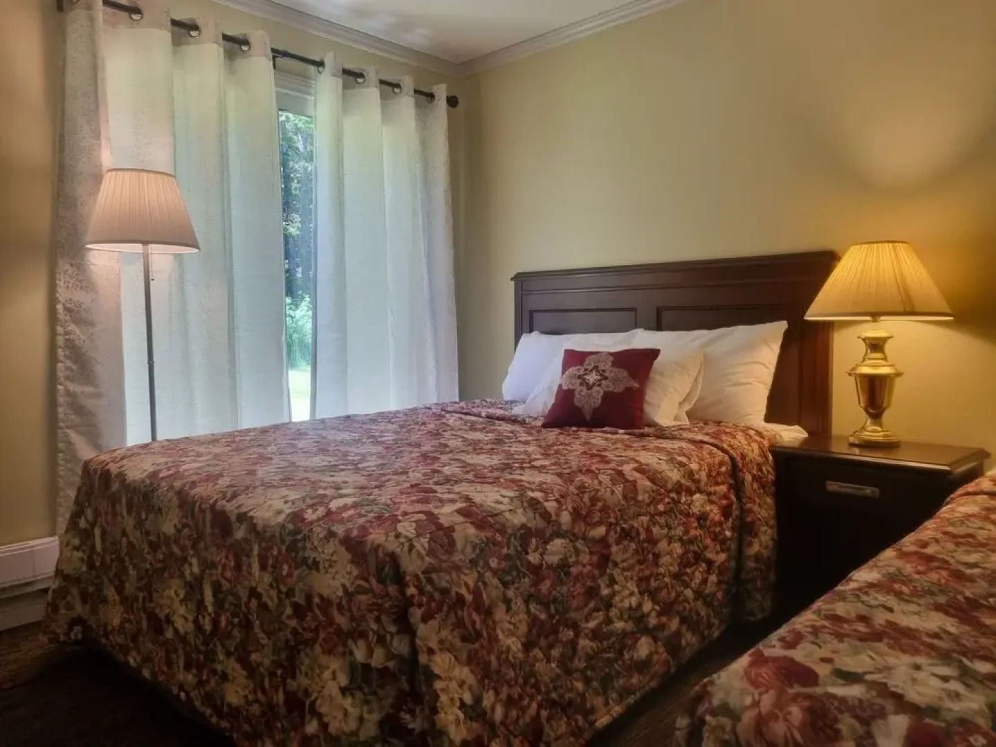 Pioneer Inn by the River